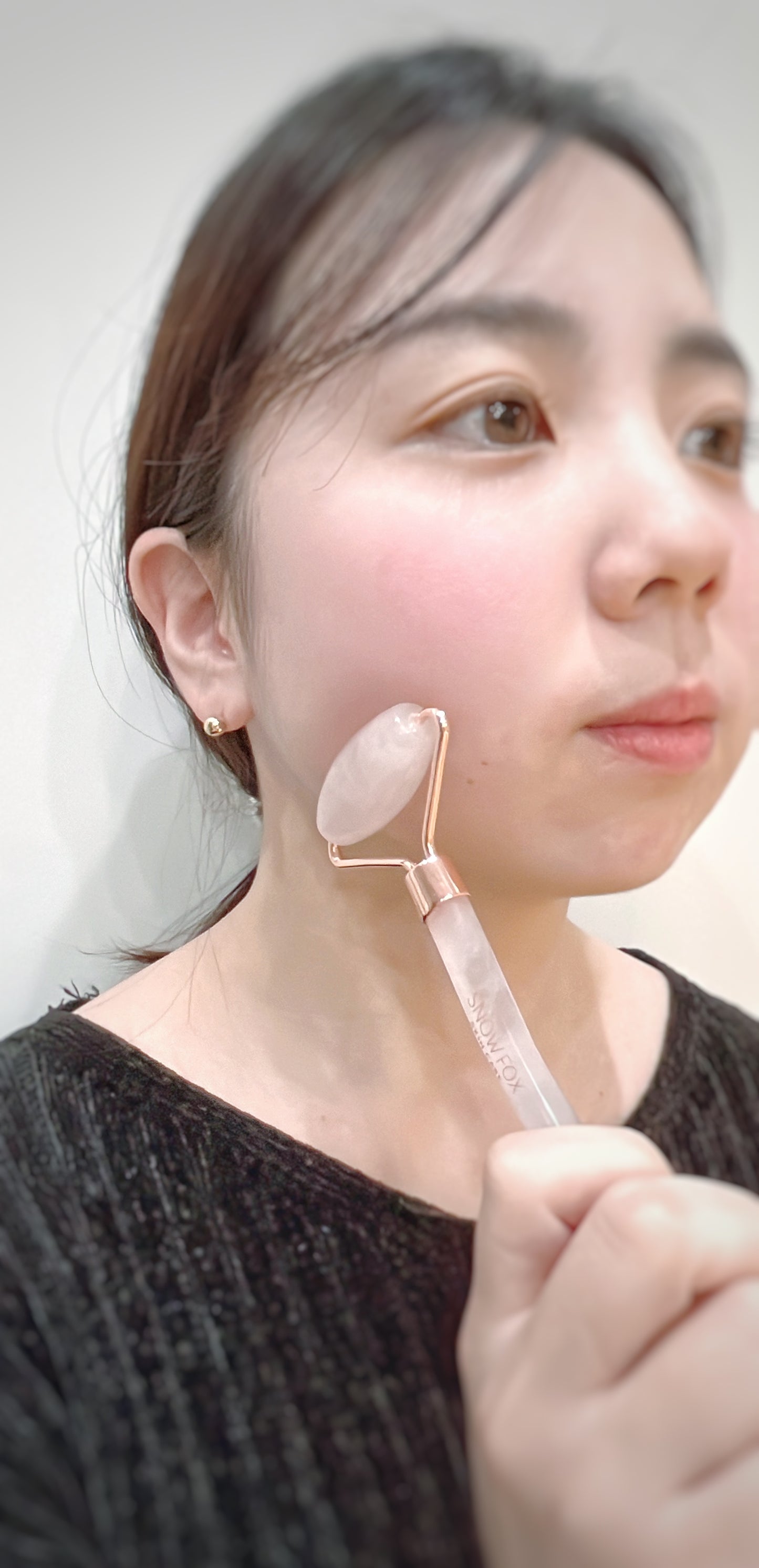 SNOW FOX SKINCARE(スノー フォックス スキンケア) ローズクォーツフェイシャルローラー