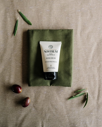 NOSTRUM(ノストラム)  ハンドクリーム A＆B