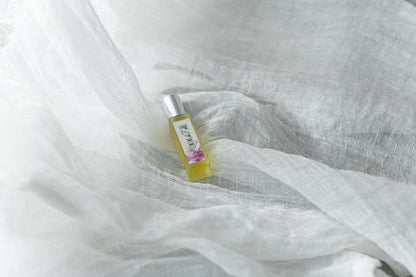 OOLLSEE ロールオンアロマ Touch in 茶の実オイルベース